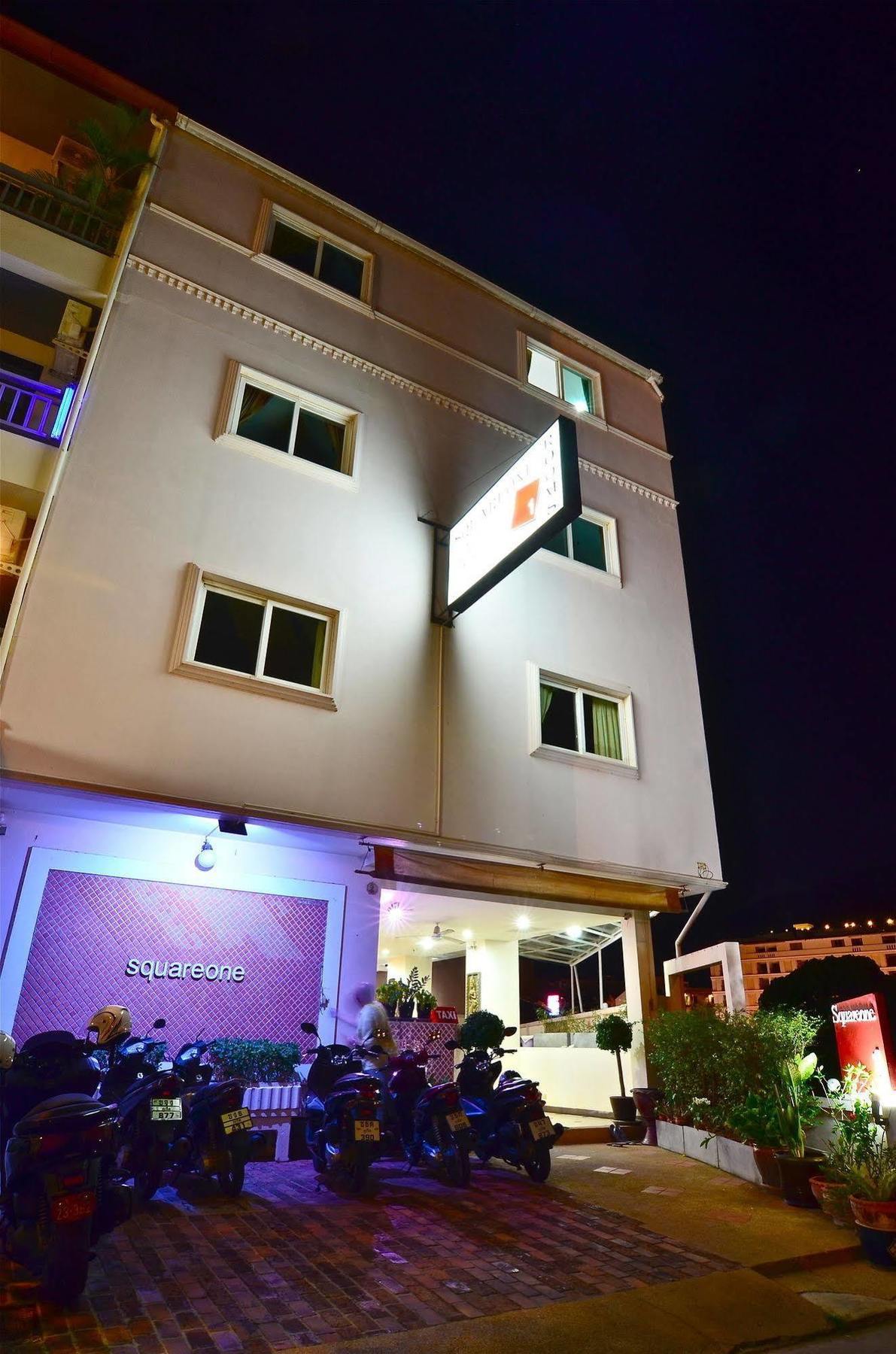 Squareone Hotel Patong Exterior foto